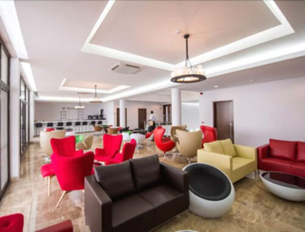 Hotel Vip Executive تيتي المظهر الخارجي الصورة